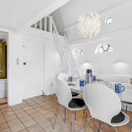 1 Bedroom Amazing Home In Hojer *