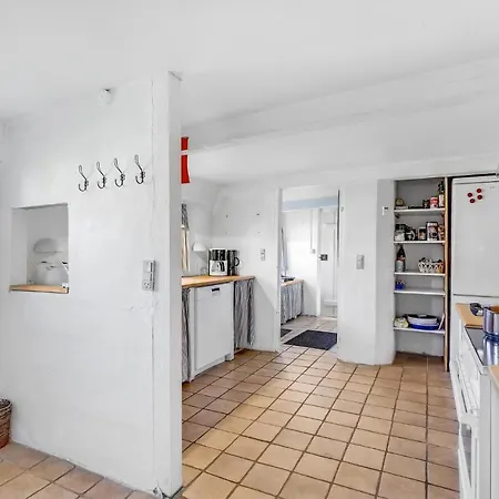 1 Bedroom Amazing Home In Hojer Holiday home
